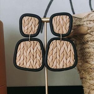 Marah Cotta woven clay earrings in black & natural